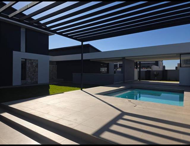 6 BEDROOM HOUSE FOR SALE IN MIDSTREAM HEIGHTS